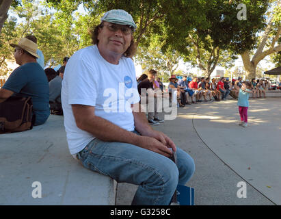 Los Angeles, USA. 04th June, 2016. Lyn Etcetera poses during a campaign event for the Democratic presidential nominee Sanders in Los Angeles, USA, 04 June 2016. Photo: Maren Hennemuth/dpa/Alamy Live News Stock Photo