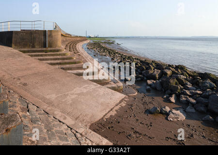 Concrete tidal defences on the River Severn at Severn Beach, South Gloucestershire, near Bristol. Stock Photo