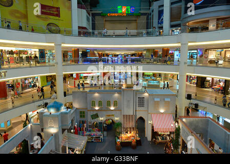 Mid valley hi-res stock photography and images - Alamy