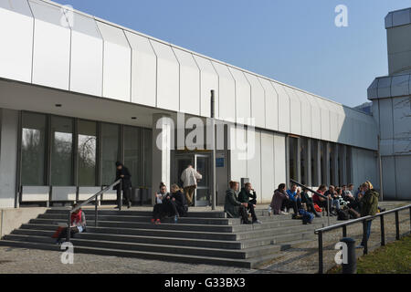 Silberlaube, Philologie, Freie Universitaet, Habelschwerdter Allee, Dahlem, Berlin, Deutschland / Universität Stock Photo