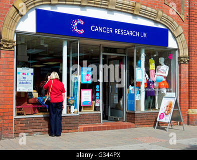 Cancer Research charity shop, England UK Stock Photo