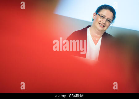 Hamburg, Germany. 25th May, 2016. Otto Group CFO Petra Scharner-Wolff speaks at a results press conference of the German mail order and e-commerce company in Hamburg, Germany, 25 May 2016. Photo: LUKAS SCHULZE/dpa/Alamy Live News Stock Photo