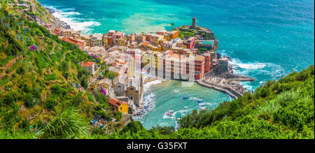 Beautiful view of Vernazza, one of the five famous fisherman villages of Cinque Terre, Liguria, Italy Stock Photo