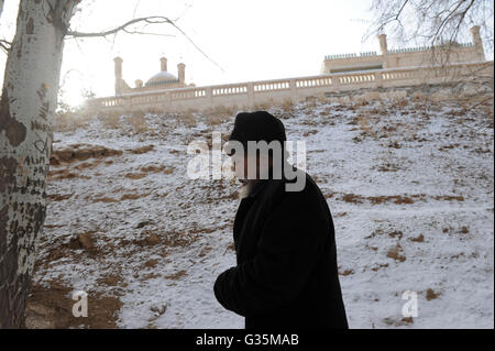 CHINA province Xinjiang, prefecture Kaxgar, uighur town Upal at Karakoram highway, mausoleum and tomb of islamic and Turkic language scholar Mahmud al-Kashgari (1008-1015) Stock Photo