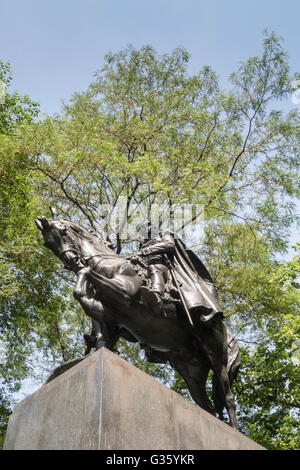 General Simon Bolivar Statue, Artists' Gate, Central Park South, NYC, USA Stock Photo