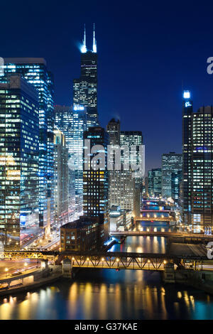 Chicago downtown and Chicago River with bridges Stock Photo - Alamy
