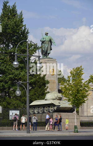 Sowjetisches Ehrenmal, Strasse des 17. Juni, Tiergarten, Berlin, Deutschland