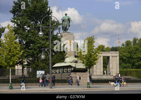 Sowjetisches Ehrenmal, Strasse des 17. Juni, Tiergarten, Berlin, Deutschland