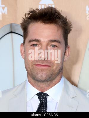 Venice Beach, CA. 8th June, 2016. Scott Speedman at arrivals for TNT's ANIMAL KINGDOM Series Premiere, The Rose Room, Venice Beach, CA June 8, 2016. © Priscilla Grant/Everett Collection/Alamy Live News Stock Photo