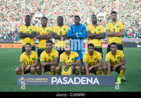 Pasadena, USA. 9th June, 2016. Jamaica's starting players pose for photos before the Copa America Centenario tournament Group C football match between Mexico and Jamaica in Pasadena, California, the United States, on June 9, 2016. Credit:  Yang Lei/Xinhua/Alamy Live News Stock Photo