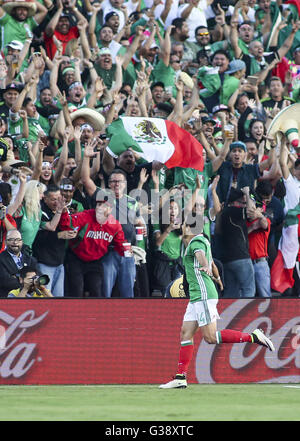 Los Angeles, California, USA. 9th June, 2016. Fans of Mexico in a Copa America soccer match between Mexico and ÃŠJamaica of Group C at the Rose Bowl in Pasadena, California, June 9, 2016. Mexico won 2-0. Credit:  Ringo Chiu/ZUMA Wire/Alamy Live News Stock Photo