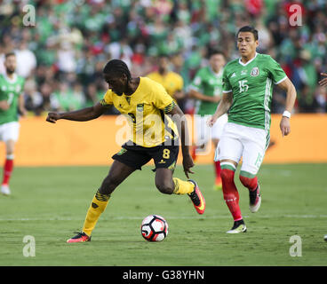 Los Angeles, California, USA. 9th June, 2016. Jamaica forward Clayton Donaldson #8 and Mexico defender Hector Moreno #15 in a Copa America soccer match between Mexico and ÃŠJamaica of Group C at the Rose Bowl in Pasadena, California, June 9, 2016. Mexico won 2-0. Credit:  Ringo Chiu/ZUMA Wire/Alamy Live News Stock Photo