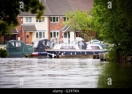 Altrincham canal Marina at Oldfield Brow Boat canal, canals narrowboat ...