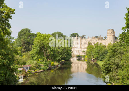 Warwick Castle built William the Conqueror in 1068, overlooking the River Avon, Warwick, Warwickshire, England, UK Stock Photo