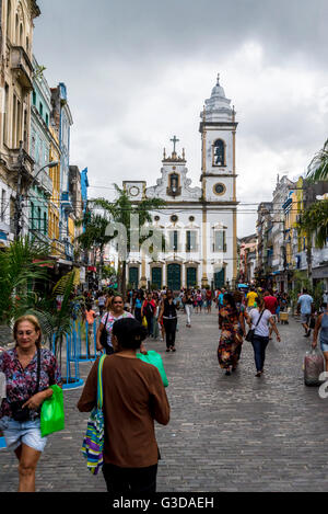 Igreja de Nossa Senhora do Livramento in busy Santo Antônio neighbourhood, Recife, Pernambuco, Brazil Stock Photo