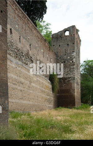 Italien, Rom, Viale di Porta Ardeatina, Aurelianische Mauer Stock Photo