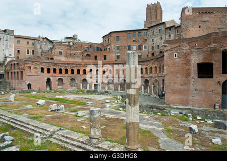Italien, Rom, Trajansforum mit den Bögen der Trajansmärkte Stock Photo