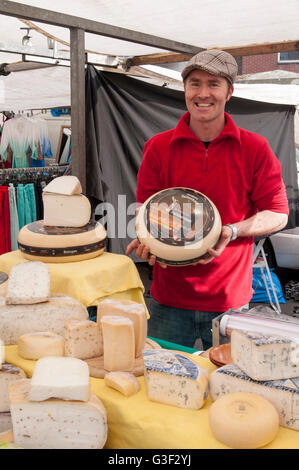 Weekly market on the Dapperstraat, Dapperbuurt, stand for organic cheese, Amsterdam, Holland, Netherlands Stock Photo