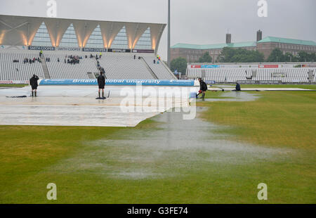 Trent Bridge, Nottingham, UK. 10th June, 2016. Natwest T20 Blast Cricket. Notts Outlaws versus Derbyshire Falcons. Match Abandoned at Trent Bridge after persistent rain and a now waterlogged pitch. © Action Plus Sports/Alamy Live News Stock Photo