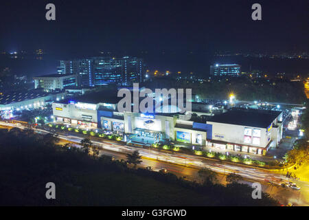 Mumbai, Maharashtra, India. 16th Jan, 2016. 16 Jan 2016 : Mumbai - INDIA.The Mumbai Skyline with Skyscrapers lit at night in the Malad Linking road and Inorbit Mall neighbourhood. © Subhash Sharma/ZUMA Wire/Alamy Live News Stock Photo