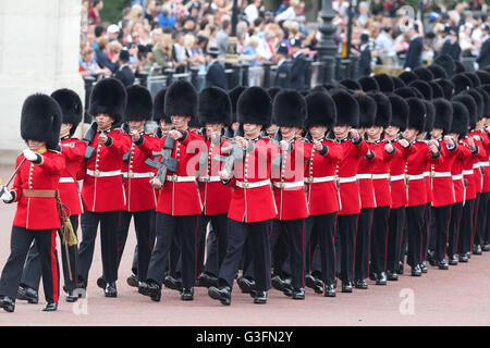 London, UK. 11th June, 2016. Members of guards march before the Queen's 90th birthday parade in London, Britain on June 11, 2016. Credit:  Han Yan/Xinhua/Alamy Live News Stock Photo
