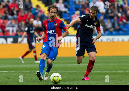 25 Joan Verdu of Levante UD (L) and 14 GABRIEL FERNANDEZ ARENAS  GABI OF ATLETICO DE MADRID (R)     during La Liga match between Levante UD and Atletico de Madrid at Ciutat de Valencia Stadium (Photo by Jose Miguel Fernandez de Velasco / Pacific Press) Stock Photo