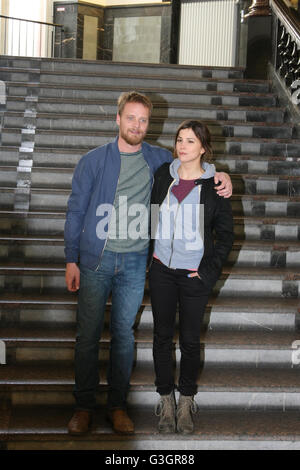 Dortmund, Germany. 25th Apr, 2016. Stefan Konarske and Aylin Tezel during a photocall on set of the WDR Tatort 'Sturm'. © Maik Boenisch/Pacific Press/Alamy Live News Stock Photo