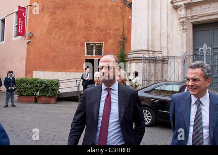 Roma, Italy. 18th Apr, 2016. The Italian Minister of the Interior, Angelino Alfano visits the community of Sant'Egidio, which is home to the Syrian refugee families received a few days ago by Pope Francis. © Emiliano Grillo/Pacific Press/Alamy Live News Stock Photo