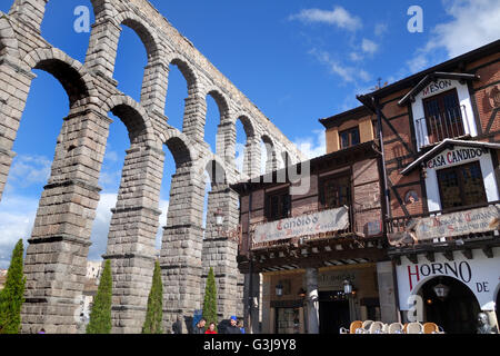 Roman Aqueduct and Meson de Candido restaurant in Segovia Spain Stock Photo