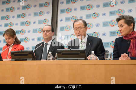 New York, United States. 22nd Apr, 2016. (From left): Ségolène Royal, François Hollande, Ban Ki-moon and Christiana Figueres participate in the press conference. Following the opening for signature of the Global Climate Agreement at UN Headquarters in New York City, UN Secretary-General Ban Ki-moon, French President François Hollande, COP 21 President Ségolène Royal, and Executive Secretary of the UN Framework Concention on Climate Change (UNFCCC) Christiana Figueres met with the UN press corps to discuss the agreement's implementation. © Albin Lohr-Jones/Pacific Press/Alamy Live News Stock Photo