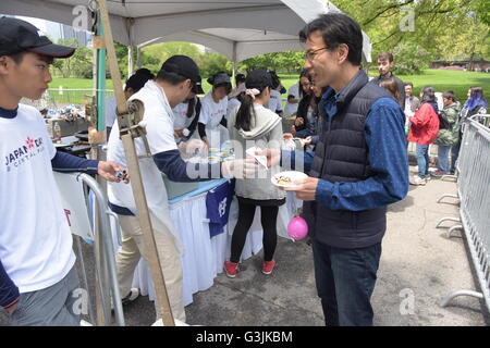 New York City, United States. 08th May, 2016. Small plates of Japanese noodle dishes. Early am rain abated in time for the tenth annual Japan Day in Central Park that included a Kids' Run sponsored by New York Road Runners, exhibits of Japanese craft & food. © Andy Katz/Pacific Press/Alamy Live News Stock Photo