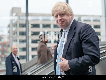 Boris Johnson arrives at Reading Railway Station in Berkshire, for a day of campaigning as part of the Vote Leave EU referendum campaign. Stock Photo