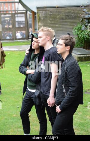 London, UK. June 13th 2016. Wellwishers looked visibly upset as the watch the events. Credit: Marc Ward/Alamy Live News Stock Photo