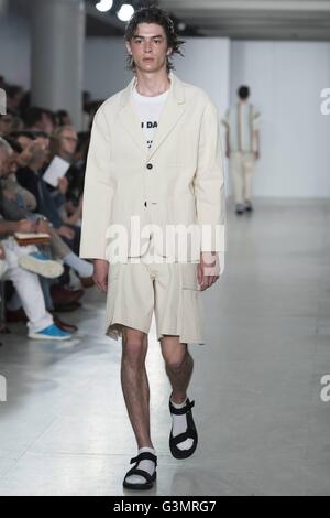 Lou Dalton runway at London Collections Men SS17, LCM SS17. 11/06/2016 | Verwendung weltweit Stock Photo