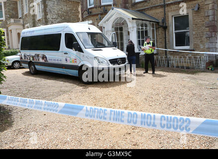 Ryde, Isle of Wight, UK. 14th June, 2016. A 53-year-old woman has been arrested following the suspicious death of a man at a flat in Ryde this afternoon (Monday).  Police and paramedics were called to a property on East Hill Road, Ryde at just after 4pm on Monday. A cordon was erected and a woman swiftly detained. Hampshire Constabulary have now confirmed that a 53-year-old female has been arrested in connection with the death and that a murder investigation has been launched. ?The detained person, who is yet to be identified, has been taken to Newport Police Station Credit:  uknip/Alamy Live  Stock Photo