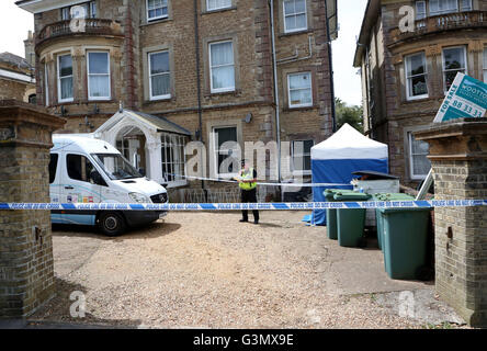 Ryde, Isle of Wight, UK. 14th June, 2016. A 53-year-old woman has been arrested following the suspicious death of a man at a flat in Ryde this afternoon (Monday).  Police and paramedics were called to a property on East Hill Road, Ryde at just after 4pm on Monday. A cordon was erected and a woman swiftly detained. Hampshire Constabulary have now confirmed that a 53-year-old female has been arrested in connection with the death and that a murder investigation has been launched. ?The detained person, who is yet to be identified, has been taken to Newport Police Station Credit:  uknip/Alamy Live  Stock Photo