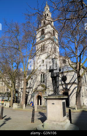 St Clement Danes church with the statue of Air Chief Marshal Lord Dowding in foreground, London, Great Britain Stock Photo