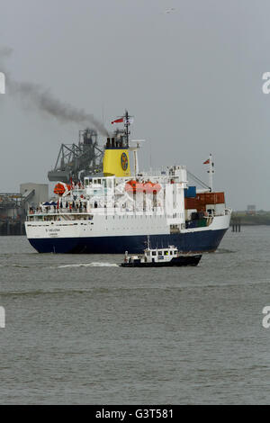 Tilbury, London, UK. 14th June 2016. The RMS St Helena leaves London for her final voyage to St Helena Island. The new airport at the island marks the withdrawal of the cargo liner which entered service in 1990. Credit:  Steve Hickey/Alamy Live News Stock Photo