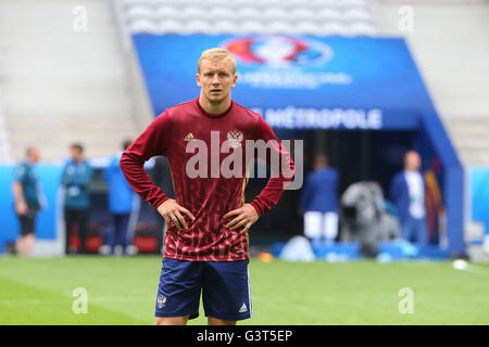 Lille, France. 14th June, 2016. European Football Championship training. Team Russia  Igor Smolnikov (Russia) Credit:  Action Plus Sports Images/Alamy Live News Stock Photo