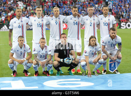 Players Of Iceland Team Pose For A Group Photo Before The Euro Group H Qualifying Soccer Match Between Turkey And Iceland In Istanbul Thursday Nov 14 19 Ap Photo Stock Photo Alamy
