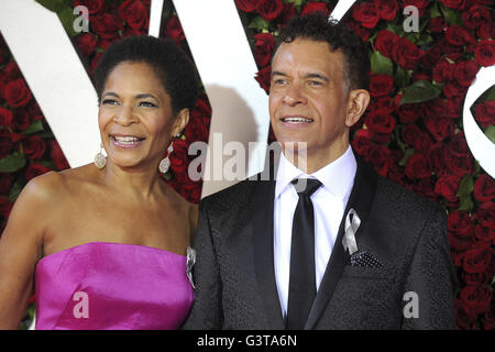 Allyson Tucker and husband Brian Stokes Mitchell attending the 70th Annual Tony Awards at Beacon Theatre on June 12, 2016 in New York City. | Verwendung weltweit Stock Photo