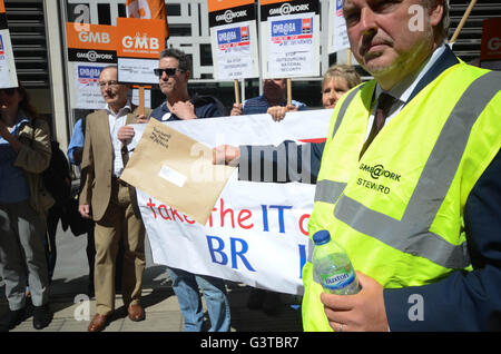 London, UK. 15th June, 2016. GMB shop steward Credit:  Philip Robins/Alamy Live News Stock Photo