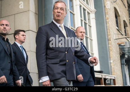 London, UK. 15th June, 2016. Nigel Farage joins the Leave Flotilla before progressing under Tower Bridge to Parliament Credit:  David Garcia/Alamy Live News Stock Photo