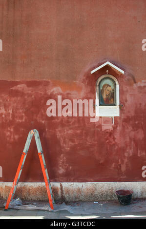 The wall repainted after the work of the association 'Masegni and Nizioleti' and of the american students on June 15, 2016 in Venice, Italy. The association 'Masegni e nizioleti' is trying to clean the walls of the palaces that are ruined by graffiti, involving also some american students. HOW TO LICENCE THIS PICTURE: please contact us via e-mail at sales@xianpix.com or call  44 (0)207 1939846 for prices and terms of copyright. First Use Only, Editorial Use Only, All repros payable, No Archiving. © Awakening/Xianpix Stock Photo