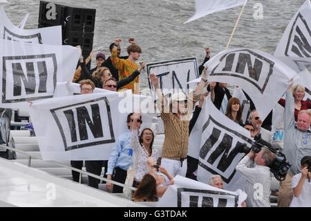 London, UK. 15th June, 2016. Brexit supporters gather on Westminster Bridge, London, UK  for the arrival of UKIP leader, Nigel Farrage; leading a flotilla of fishermen's  boats up the Thames. Sir Bob Geldof came with a group of in supporters. Credit:  Dario Earl/Alamy Live News Stock Photo