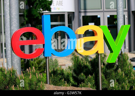 Logo der Marke 'EBay', Berlin. Stock Photo