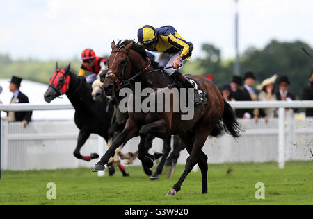 My Dream Boat ridden by jockey Adam Kirby on his way to winning the Prince of Wales Stakes during day two of Royal Ascot 2016, at Ascot Racecourse. Stock Photo