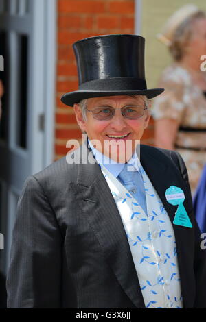 Former Jockey Willie Carson arrives for the 2013 Races at Ascot, Berkshire, UK Stock Photo