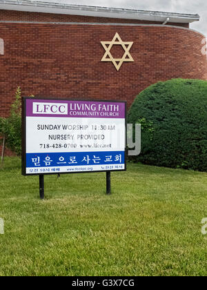 A building on Northern Boulevard & Utopia Parkway in Flushing, Queens that is shared by both a synagogue and a Korean Church Stock Photo