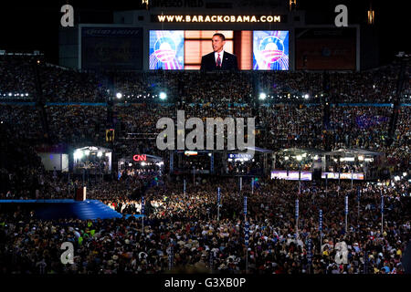 Denver, Colorado, USA. 28th August 2008. Barack Obama accepts the nomination for President at the 2008 Democratic National Convention. © Stuart Sipkin/Alamy Live News. Stock Photo